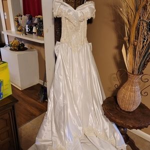 Wedding dress